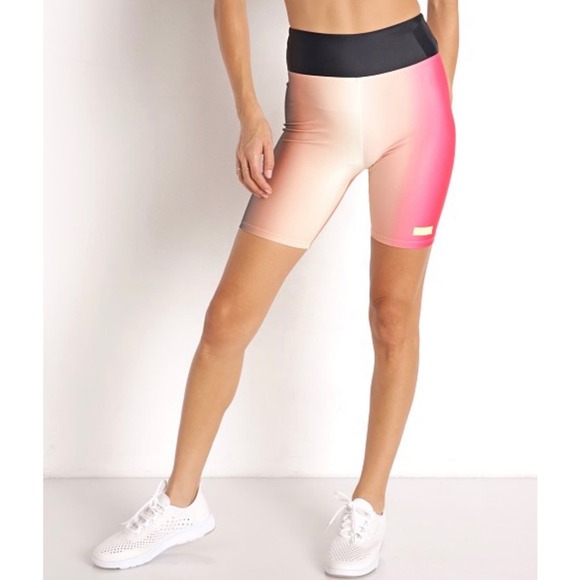 P.E Nation Pants - NWOT P.E Nation Momentum Short in Print, Small